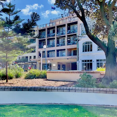 Coogee Sands Hotel & Apartments Hotels near The Livingroom Yoga School Coogee Beach