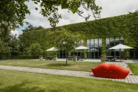 Serwir Hotel Hotel a 