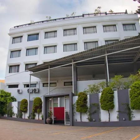 Hotel the President