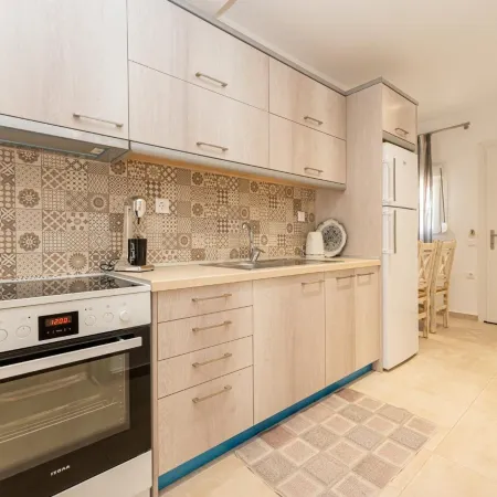 Milonas House Apartments