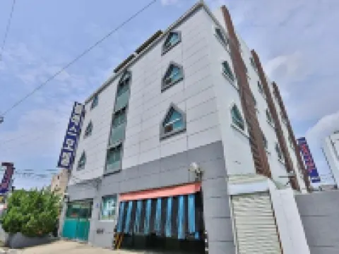 Gyeongsan Bless Hotels in Gyeongsan-si