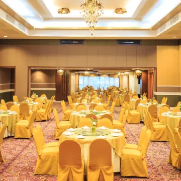 Kwanruen Park Hotel Отели рядом с достопримечательностью «Аквапарк Bung Ta Lua»