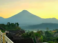 Holi Homestay Trawas Hotels in Trawas