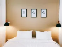 Khemjit Cafe' and Bed