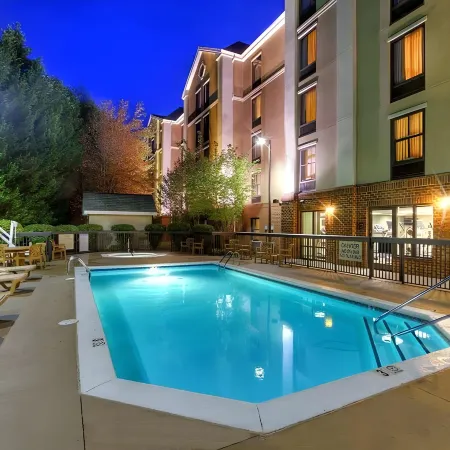 Hampton Inn & Suites Asheville Airport