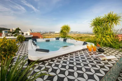 The Exquisite HaLong Hotel فنادق في 