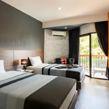 The Loft Seaside Sriracha Hotel Hotels near Koh Loi Pier