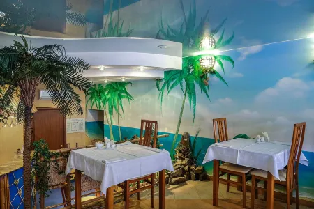 Оазис Отели рядом с достопримечательностью «Детский парк»