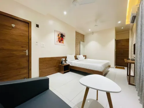 Yogiraj Exclusive Lodge Hotel a Barshi