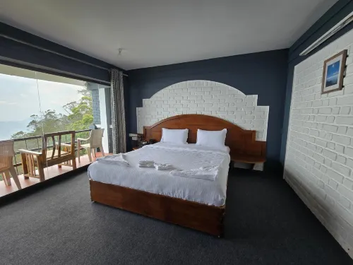 Four Views - 4-Star