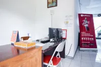 RedDoorz Syariah Near Gatot Subroto Lampung 4 Hotels in Bumi Waras