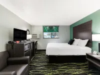 Baymont by Wyndham Liberty MO Hotels in Clay County