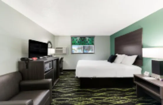 Baymont by Wyndham Liberty MO