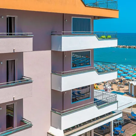 Hotel Cola Frontemare