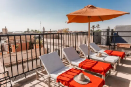 リヤド ホワイト フラワーズ