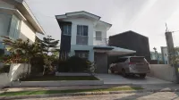 3-Bedroom House in NorthPoint - Mountain view