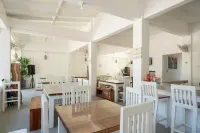 Costas De Liwa Bar & Beach Resort - Desayuno