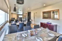 Boulevard Motor Inn - parking