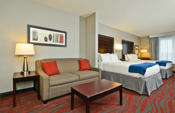 尤蒂卡智選假日套房酒店