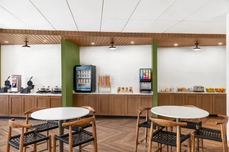 Fairfield Inn & Suites Detroit Taylor Отели рядом с достопримечательностью «Zap Zone»