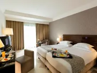 كونكورد باريس Hotels near ضفاف البحيرة I