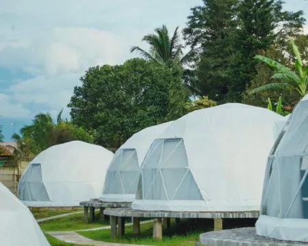 Lenirra Villa & Resto Hotels in Cijeruk