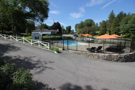 Heidi's Inn Отели в г. Паулинг