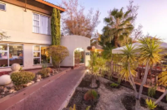 Auas City Hotel Отели в г. 