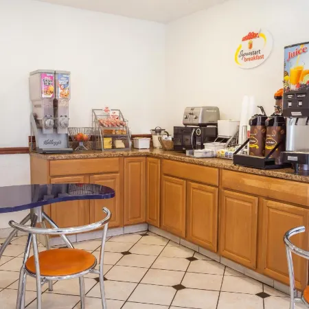 Super 8 by Wyndham Winchester VA