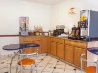 Super 8 by Wyndham Winchester VA