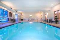 Holiday Inn Express & Suites WOODBRIDGE by IHG - Pools