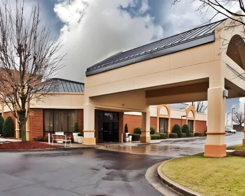 Comfort Inn & Suites Hotels in Hall County