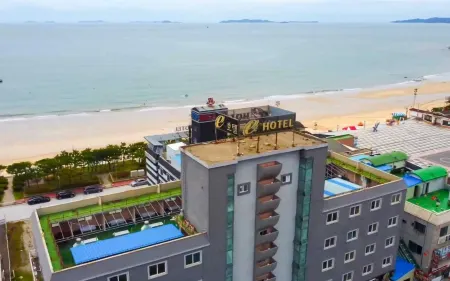 Boryeong e Hotel Отели рядом с достопримечательностью «Boryeong Mud»