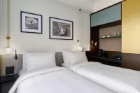 Acron Hotel Veliky Novgorod, a Member of Radisson Individuals - parking