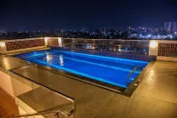 HOTEL TAMIZH GRAND - piscina