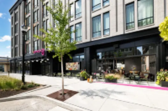 Moxy Allentown Downtown Hotel a 