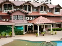 Gold Pine Resort