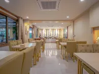 Ratana boutique resort 卡曼島附近的飯店