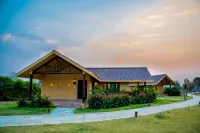 WelcomHeritage Tadoba Vanya Villas Resort & Spa - Bãi đậu xe
