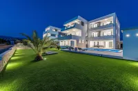Apartments & Rooms Pool Villas Maris - Airport Shuttle