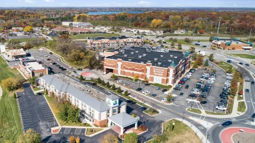 Holiday Inn Express & Suites DELAFIELD by IHG