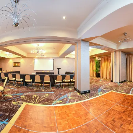 Holiday Inn Express & Suites DALLAS SOUTH - DESOTO by IHG