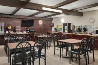 Howard Johnson by Wyndham Appleton Hotels in Appleton