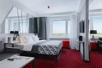 Vega Izmailovo Hotel - parking