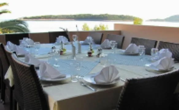 Hotel Priscapac Resort & Apartments