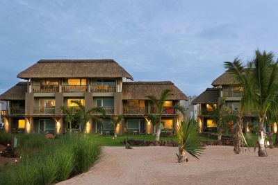 Hotel Exterior Zilwa Attitude Photo