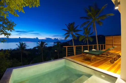 Overthemoon Luxury Pool Villas - 5-Star