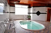 Travelodge by Wyndham Golden Sportsman Lodge - Hot Tub