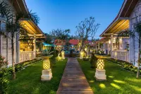 더 팜 그로브 빌라스 누사 렘봉안 호텔