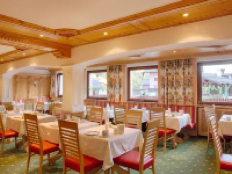 Hotel Appartement Roggal Hotels in Lech